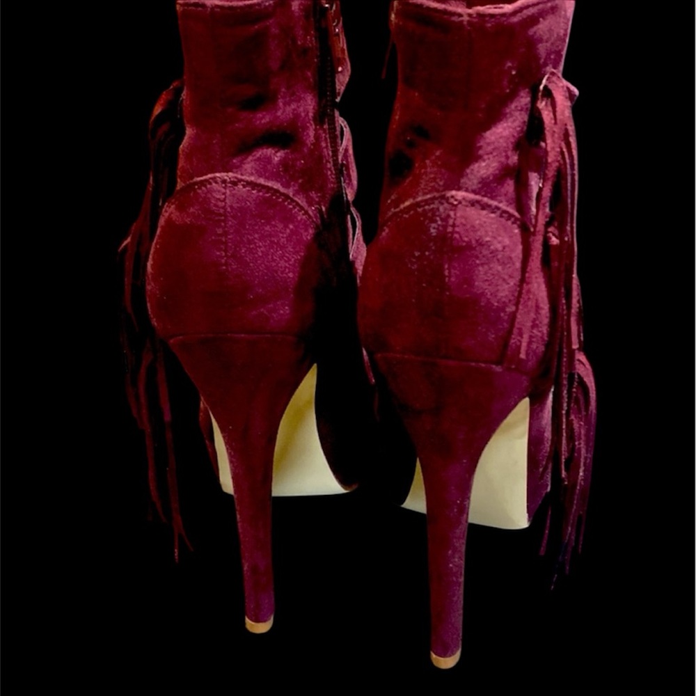Suede Ankle Boots S7, Burgundy with fringe and metal details. Never worn!